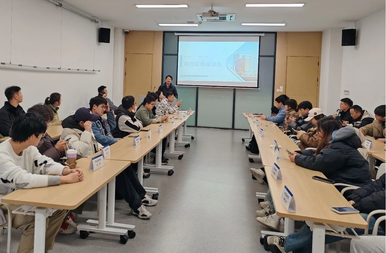 研究生公寓项目专题学生座谈会召开
