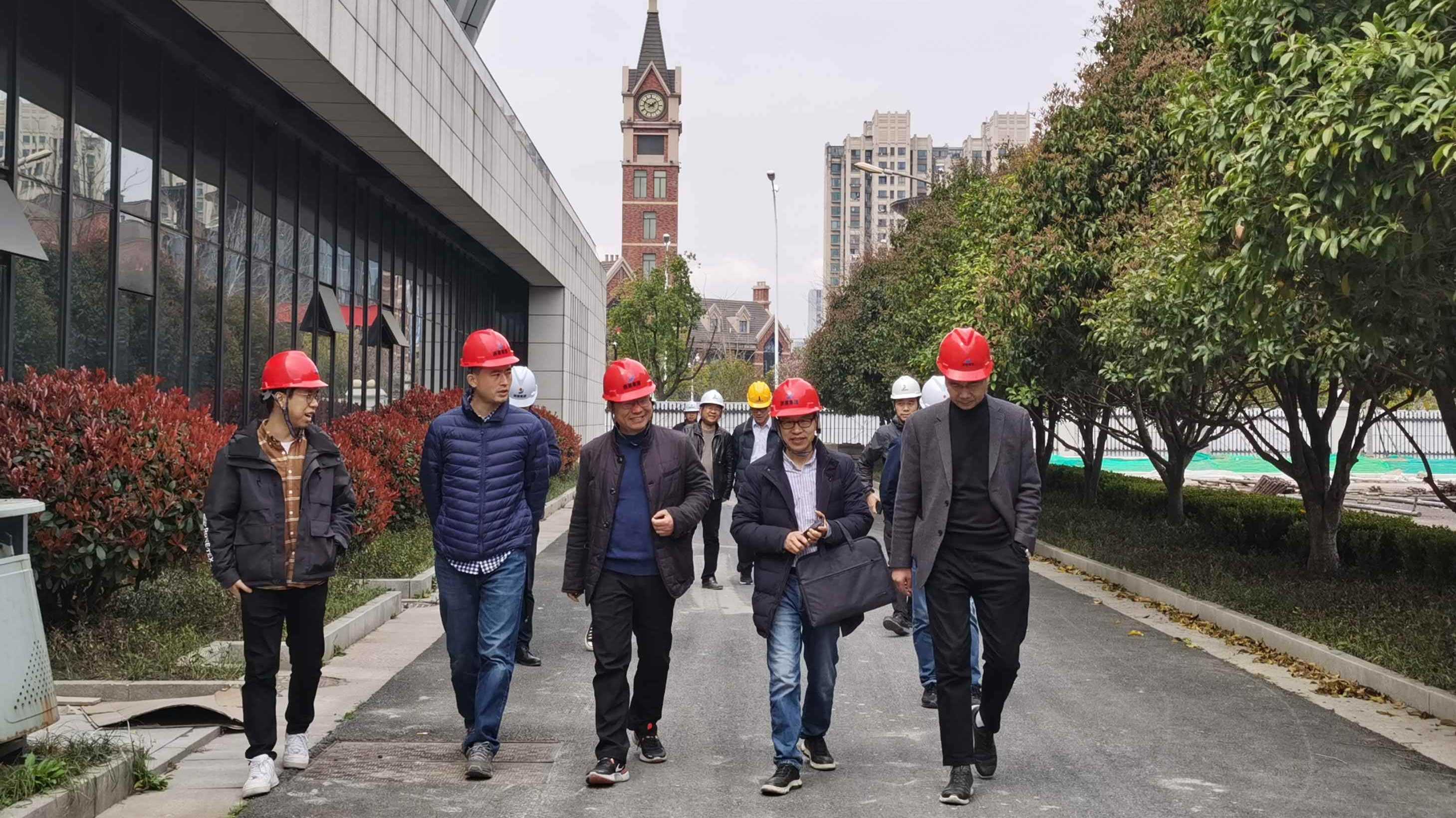省教育厅有关部门至亚运场馆建设现场进行指导