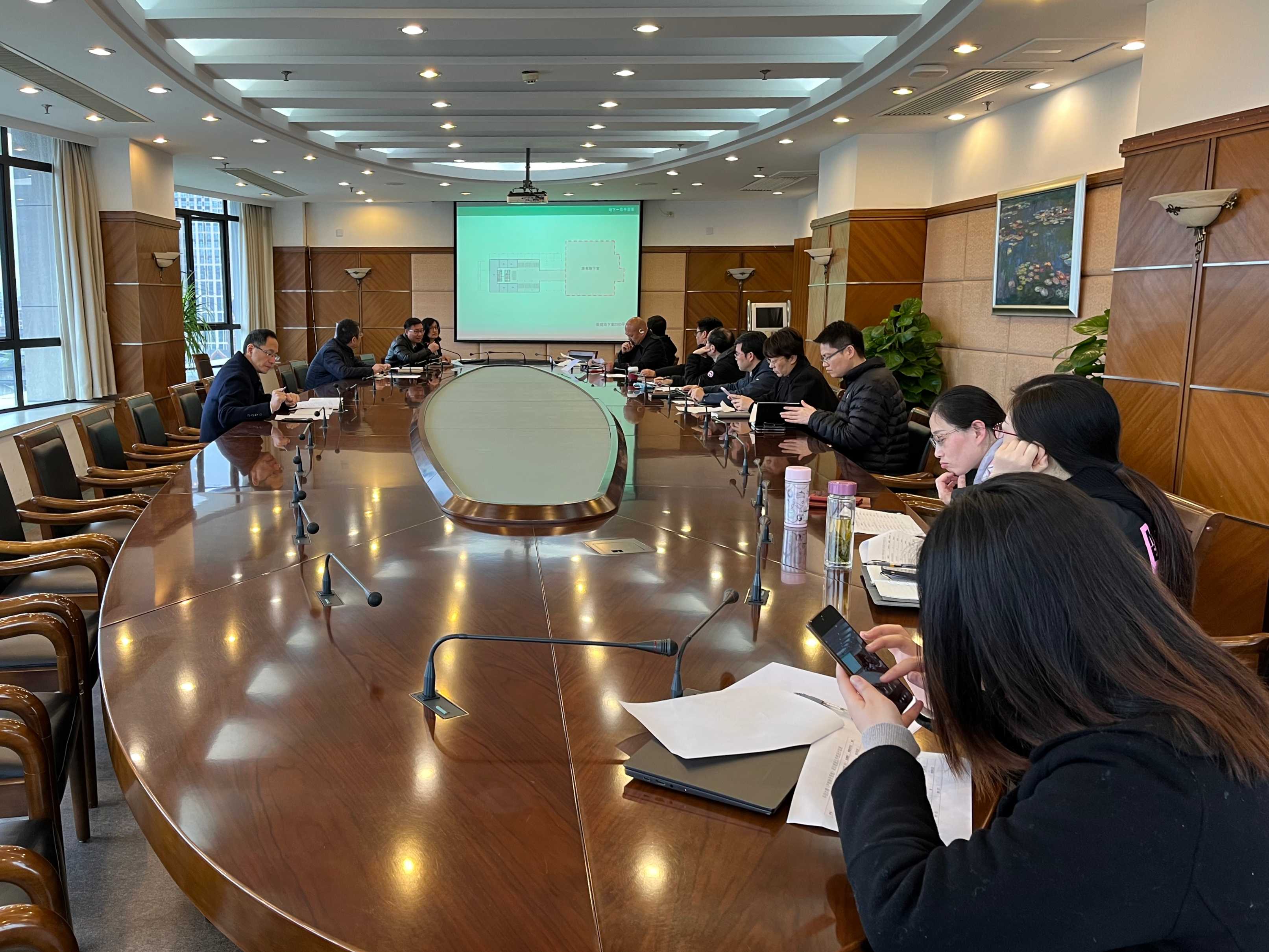 方向明副校长主持召开科创大楼建设研讨会